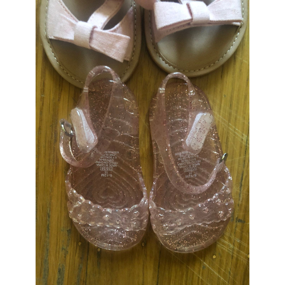 Old NavyRompers  and Shoes 12/18 mos - Picture 4 of 10